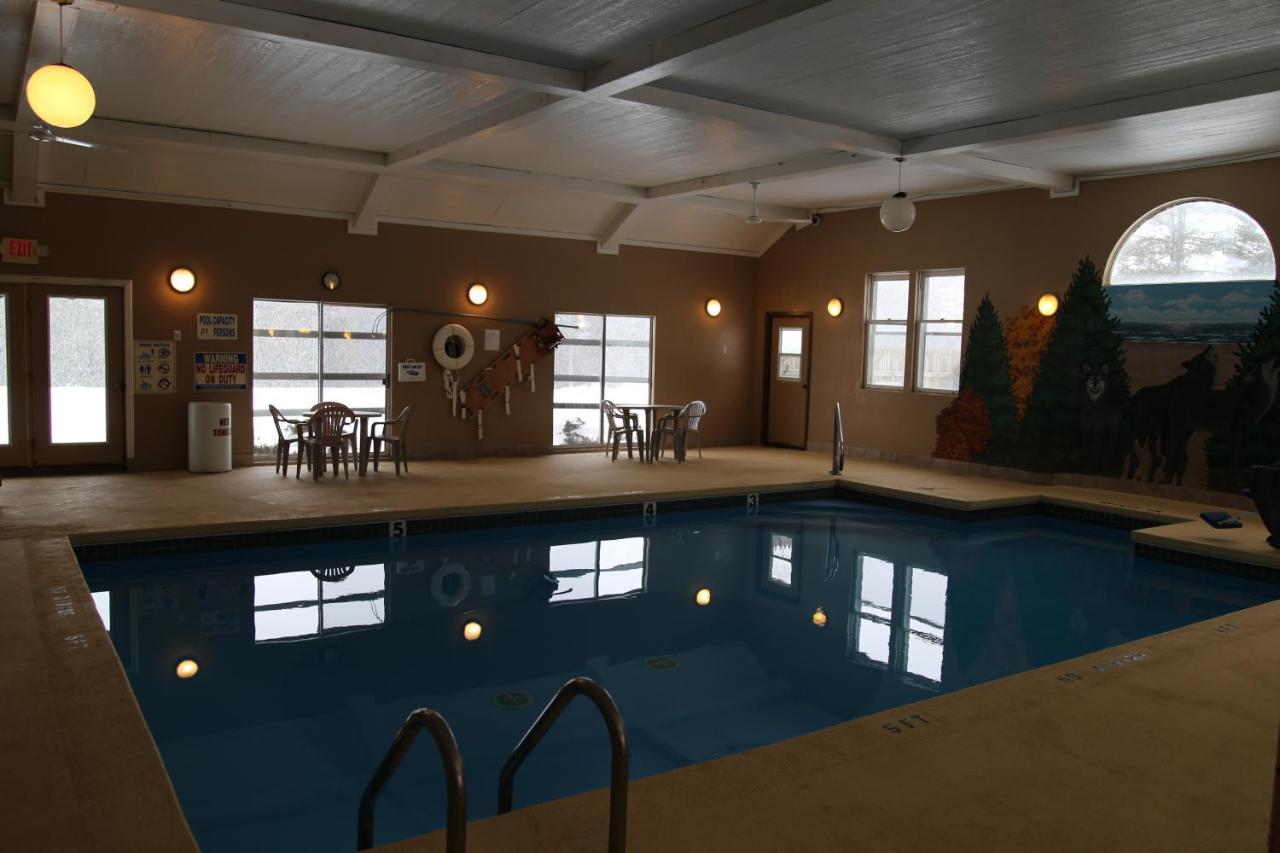 Gray Wolf Lodge Manistique Extérieur photo
