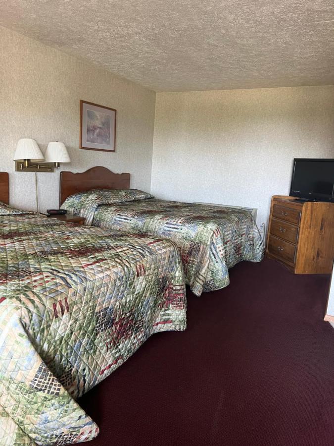 Gray Wolf Lodge Manistique Extérieur photo